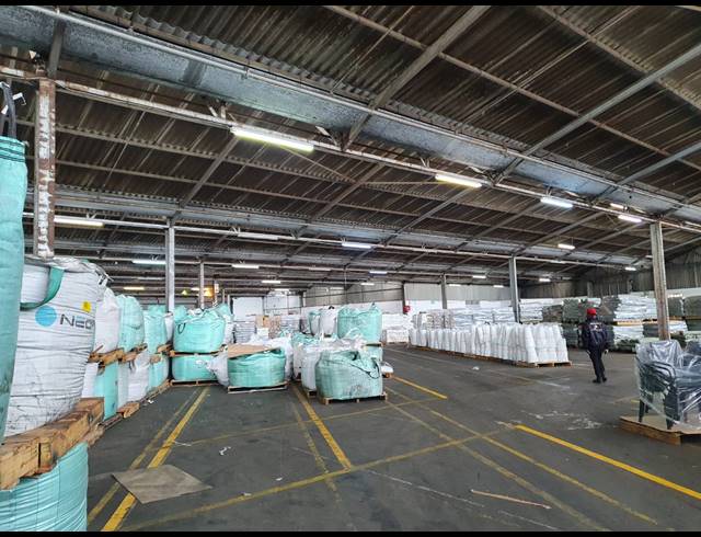4,228M² FACTORY TO LET IN SACKS CIRCLE INDUSTRIAL